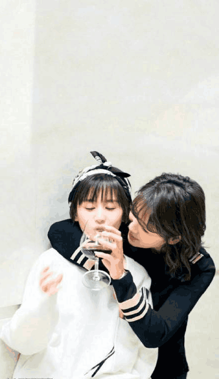 刘涛的"锁喉",简直是锁住了半个娱乐圈,更看出了她的人缘