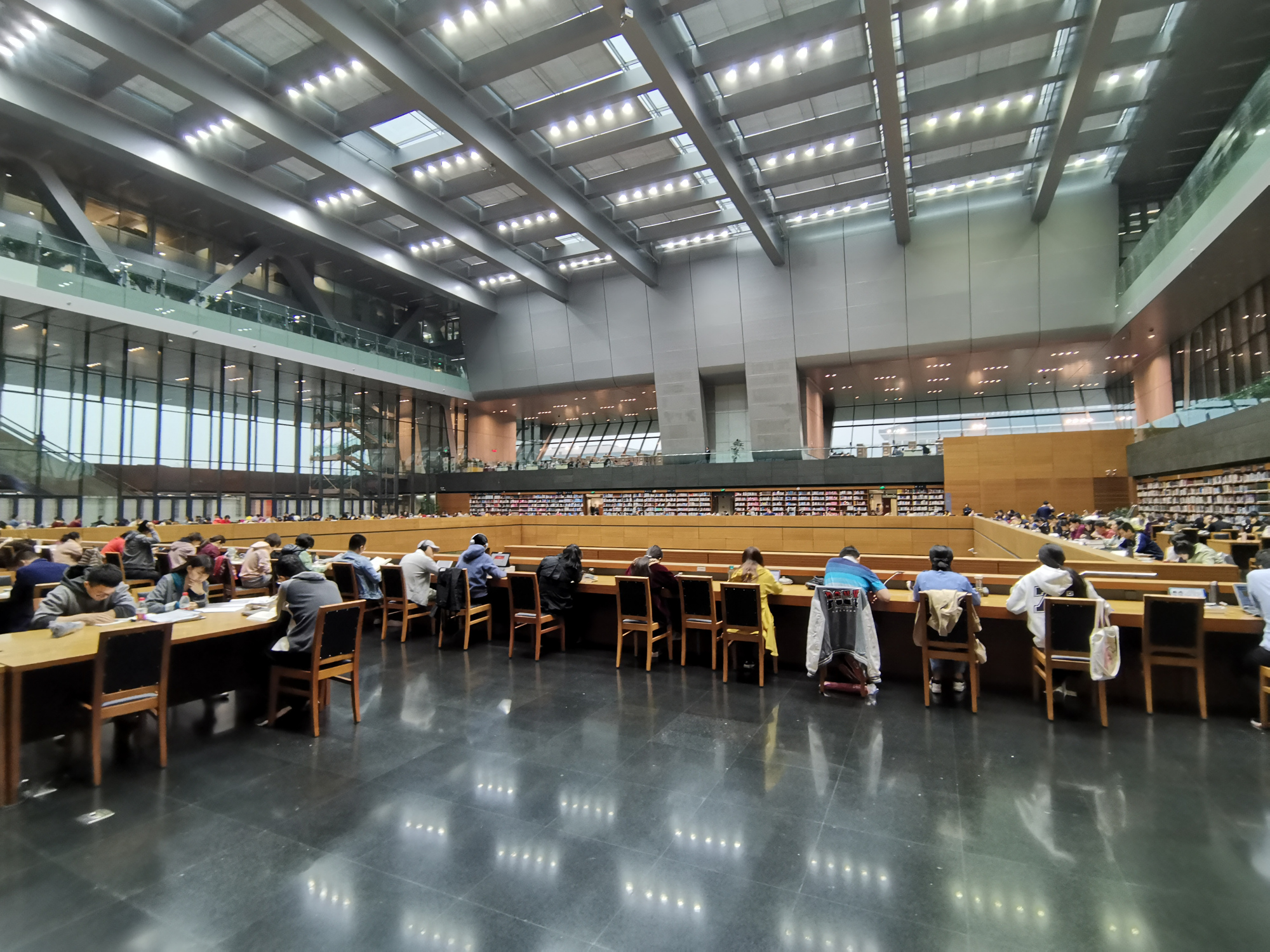 亚洲最大图书馆就在中国:藏书3700万册,颜值不是一般的高