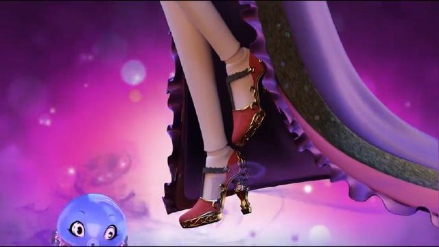 叶罗丽:与角色同款的高跟鞋你见过吗?冰公主的水晶鞋