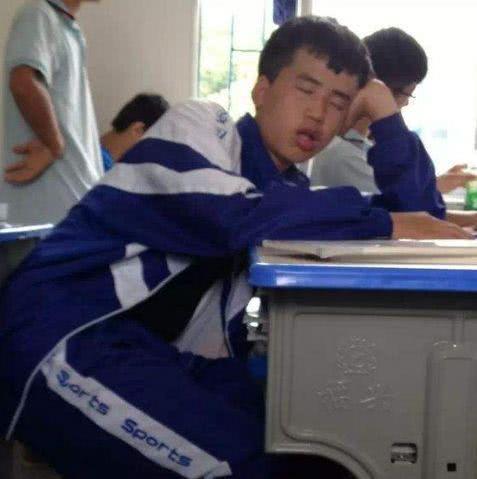 上课睡觉=上课睡觉检讨书1000字反省自己