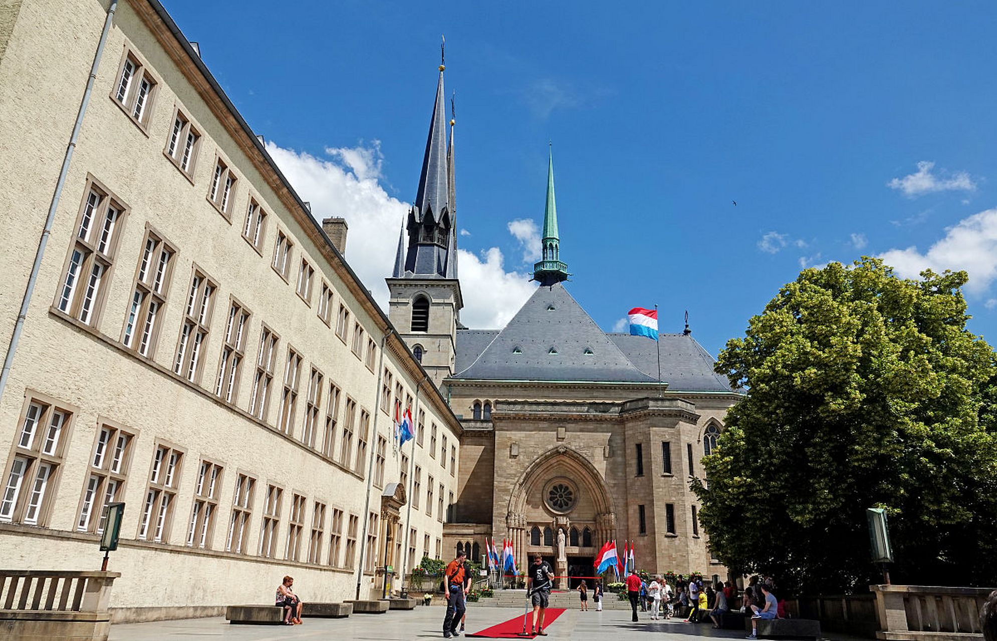 两次世界大战中零死亡的国家      卢森堡军队卢森堡全国只有400名