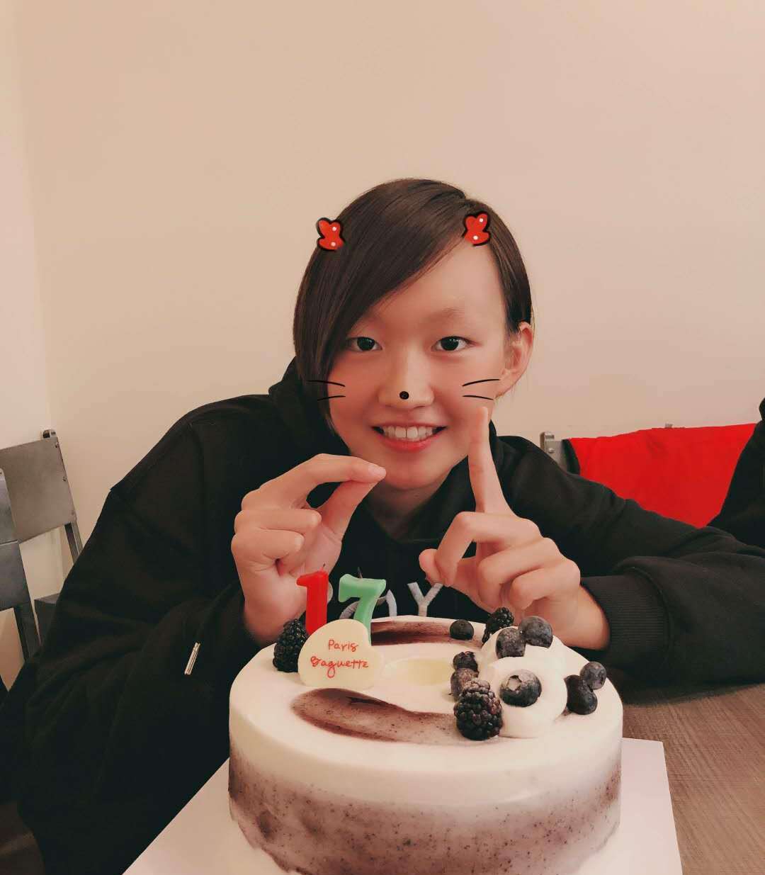 天才游泳少女李冰洁,长相清纯甜美惹人爱,晒美照却被吐槽发际线!