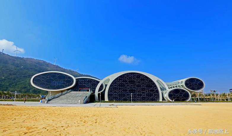 广东海上丝绸之路博物馆又称南海一号博物馆,坐落于阳江市海陵岛十里