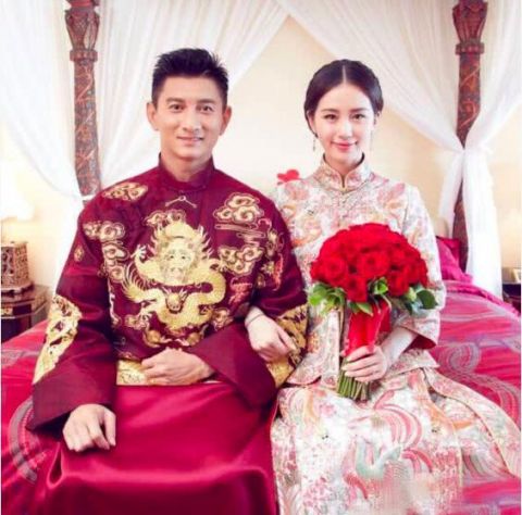 身家超10亿男星,今小17岁美妻成功生子,他低调成了这样