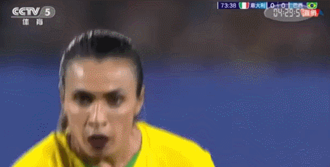 玛塔涂深色口红上阵破纪录,赛后承认是代言产品