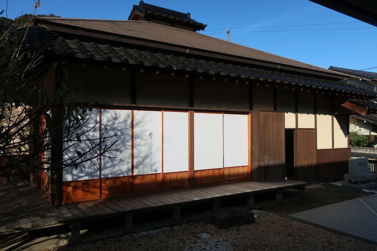 第3局在广岛县尾道市"本因坊秀策围棋纪念馆"进行.