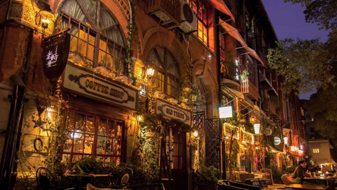 欣赏一组黎黄陂路街头博物馆的图片,黎黄陂路街头博物馆道路干净清新.