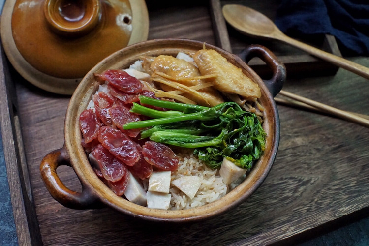 腊味鸡翅煲仔饭做法大揭秘,学会再也不用去外面吃,香得要刮锅底