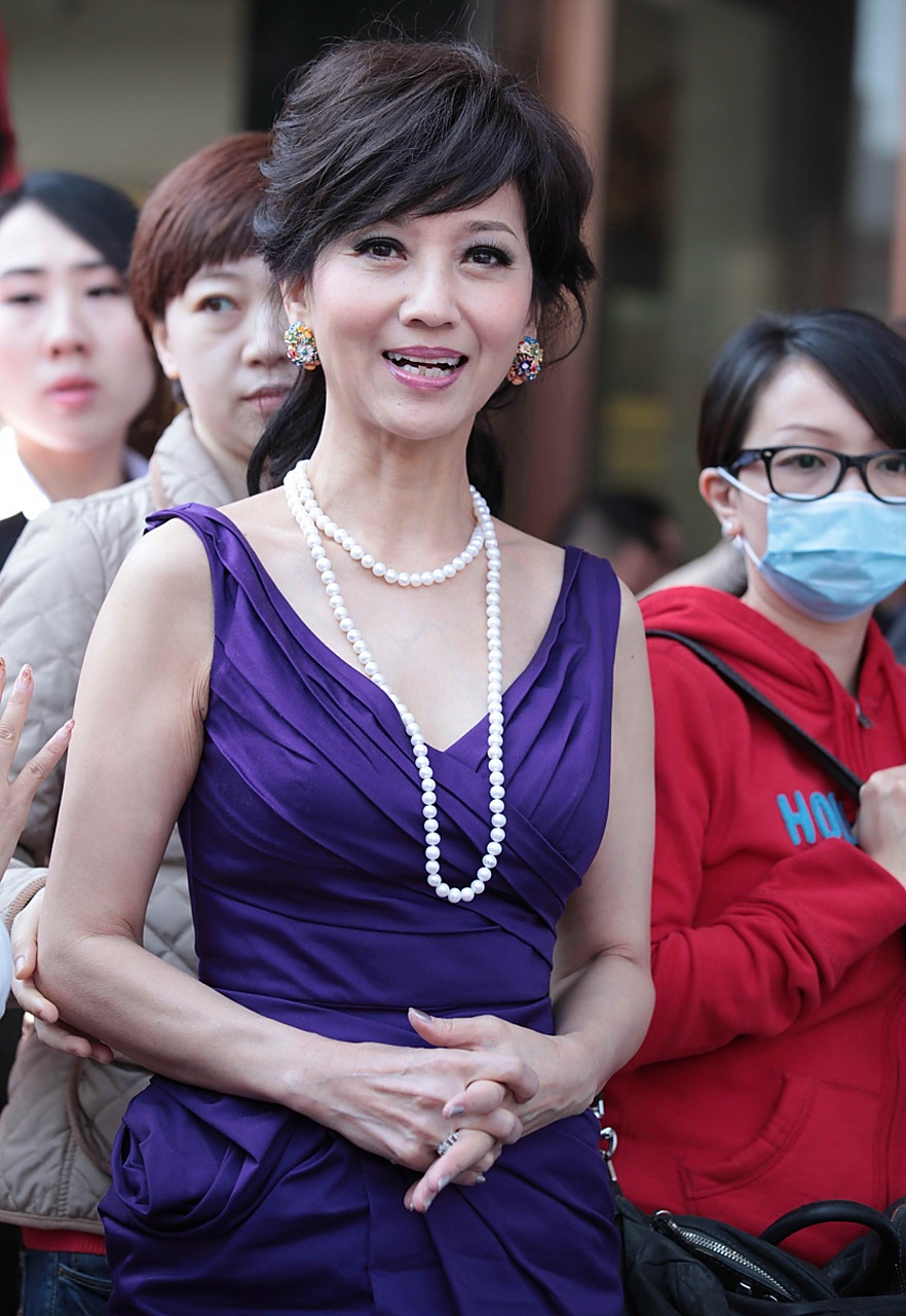 70岁赵雅芝近照曝光,引起争议!