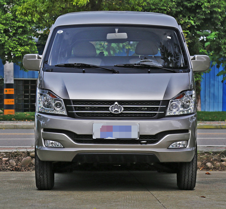 长安跨越v3 1.2l 手动 汽油 dk12 5座,外形沉稳大气,气场非常足