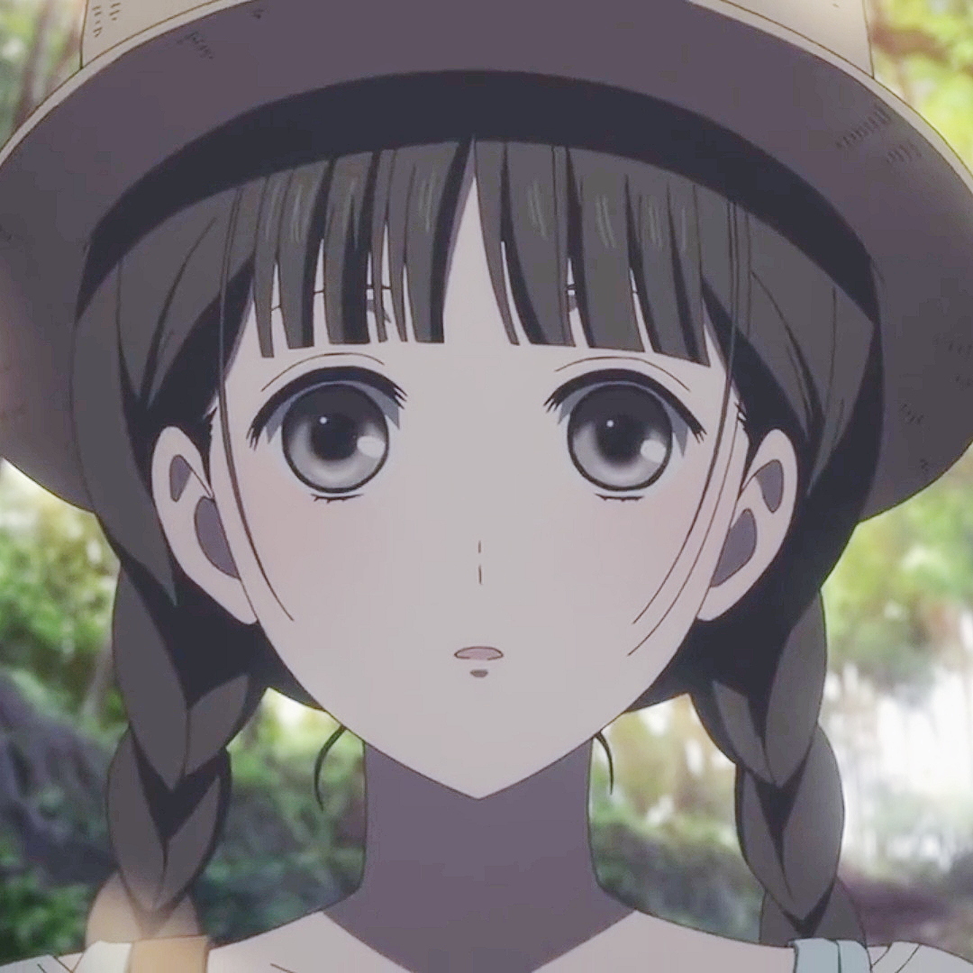 铃原泉水子是一个不懂世故而且极度怕生的女孩.