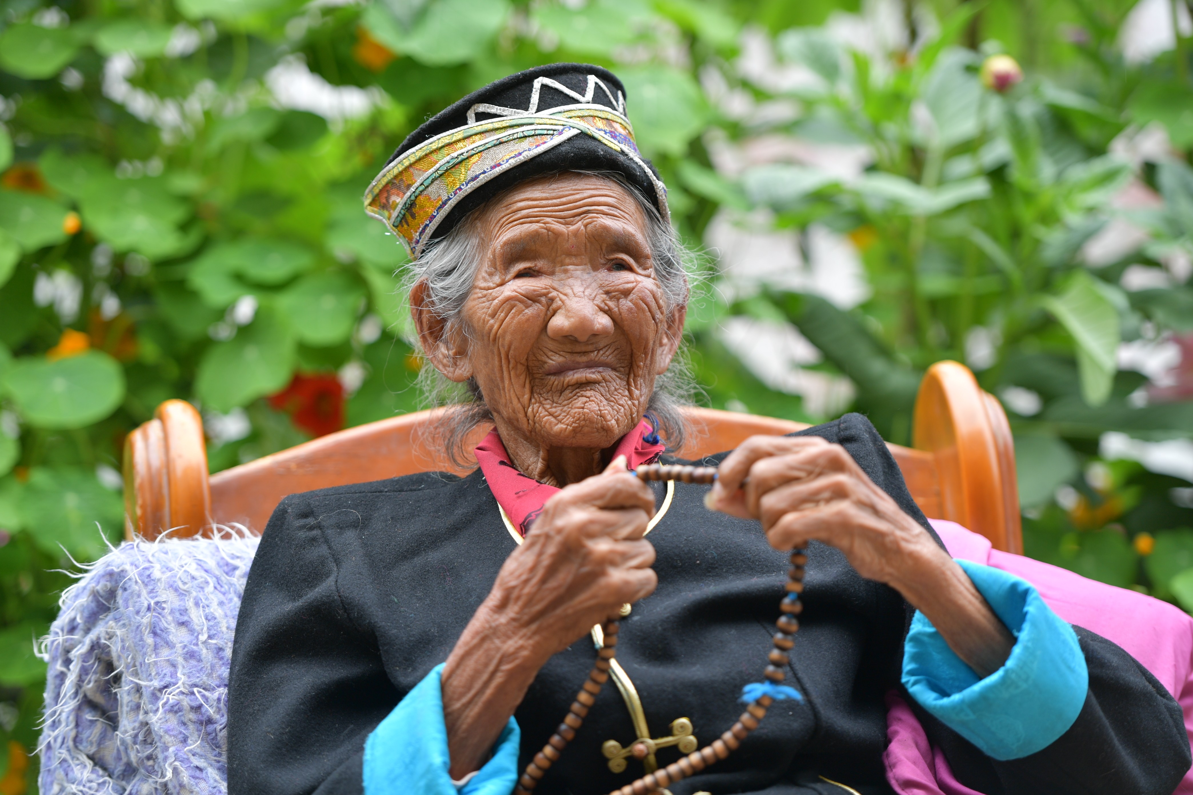 机杼奏响致富路——西藏108岁老人索朗卓玛一家三代人脱贫记