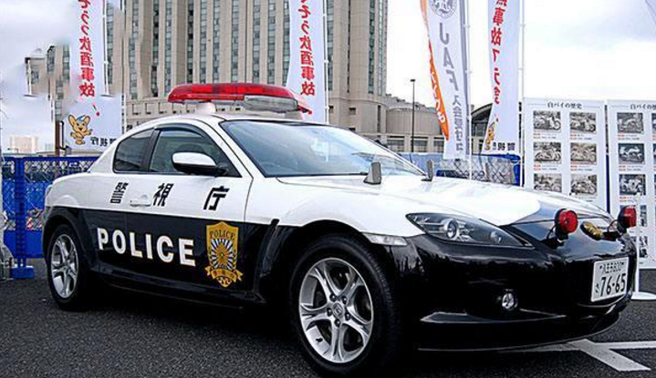 有屌丝也有土豪!各国警车大 pk,迪拜最壕,俄罗斯狠,中国寒酸