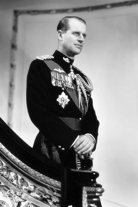 菲利普亲王中年时期照片被曝,成王室最帅男人,如今依旧魅力十足
