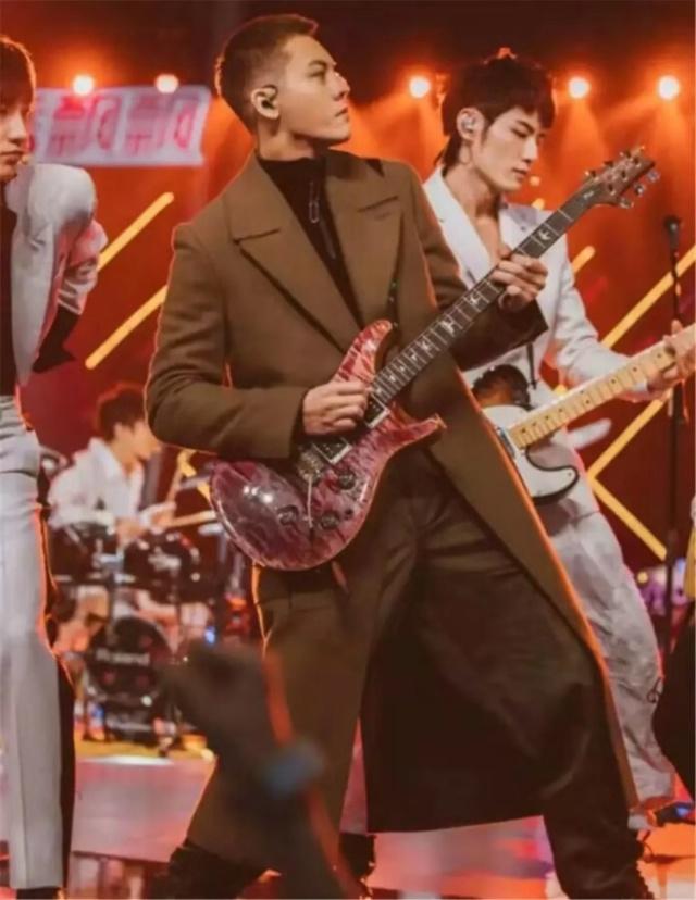 罗志祥剃了寸头之后,陈伟霆也剪头发了,网友:帅出新高度