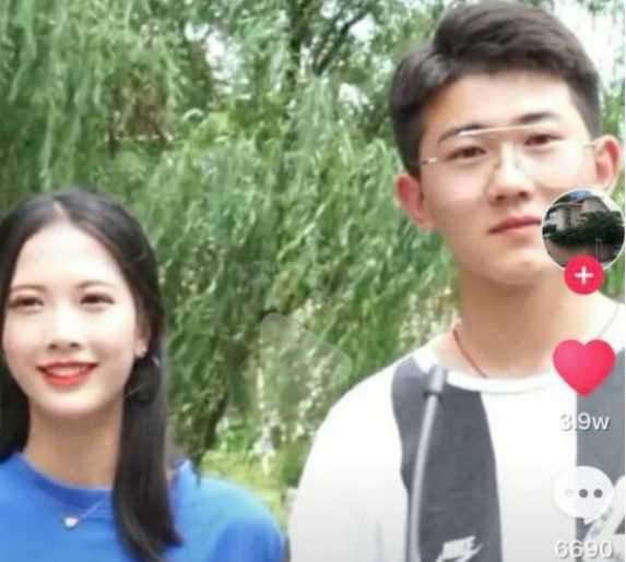 "国民老婆"成都小甜甜,抖音网红女神开美颜滤镜像换了一个人