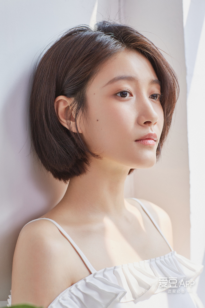 [消息《创业时代》创业合伙人啜妮清新写真曝光 北京大妞化身文艺女