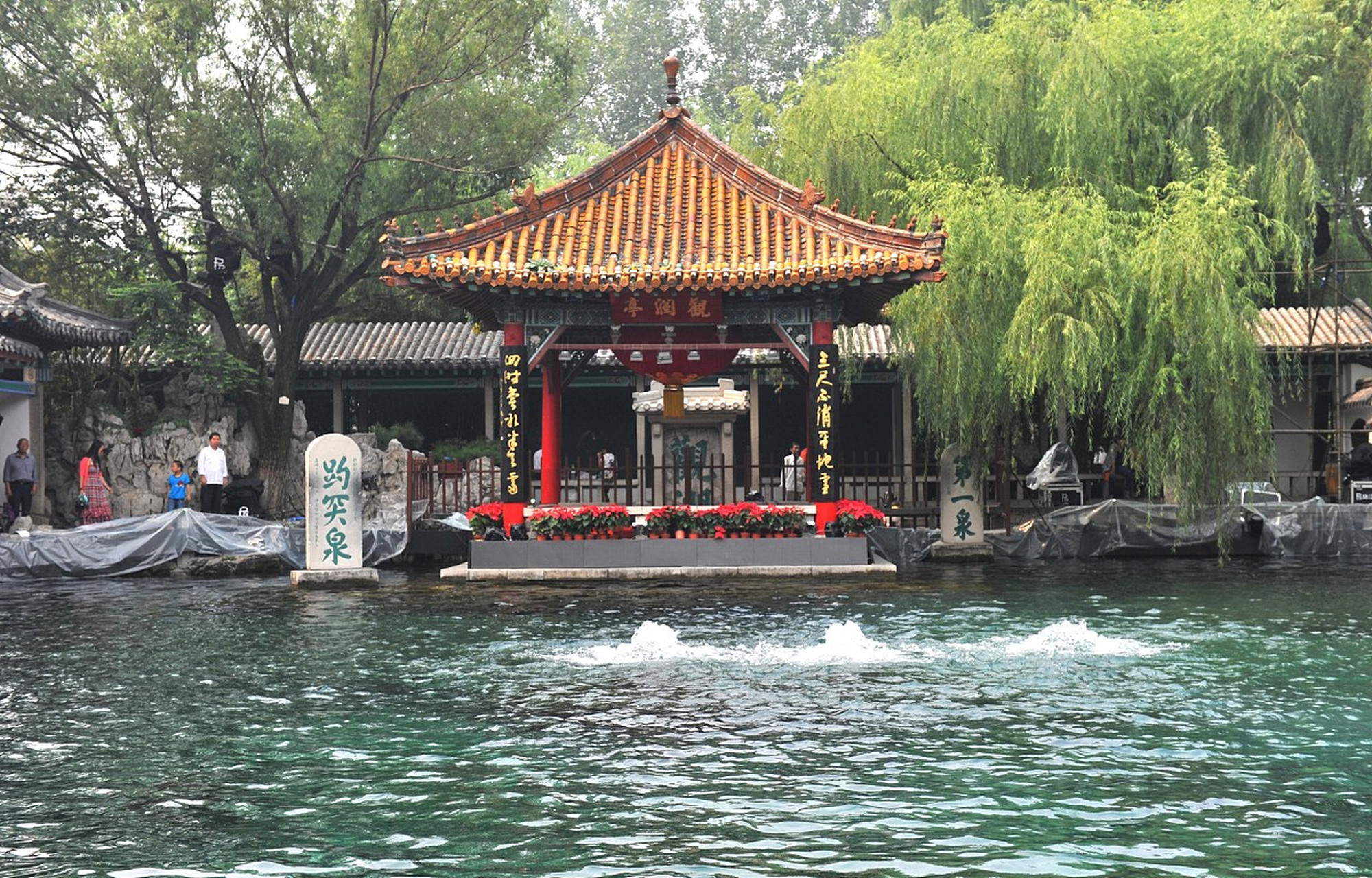 济南,三大必游之地与美食的邂逅  说起济南,我的心中便涌起了一股浓浓