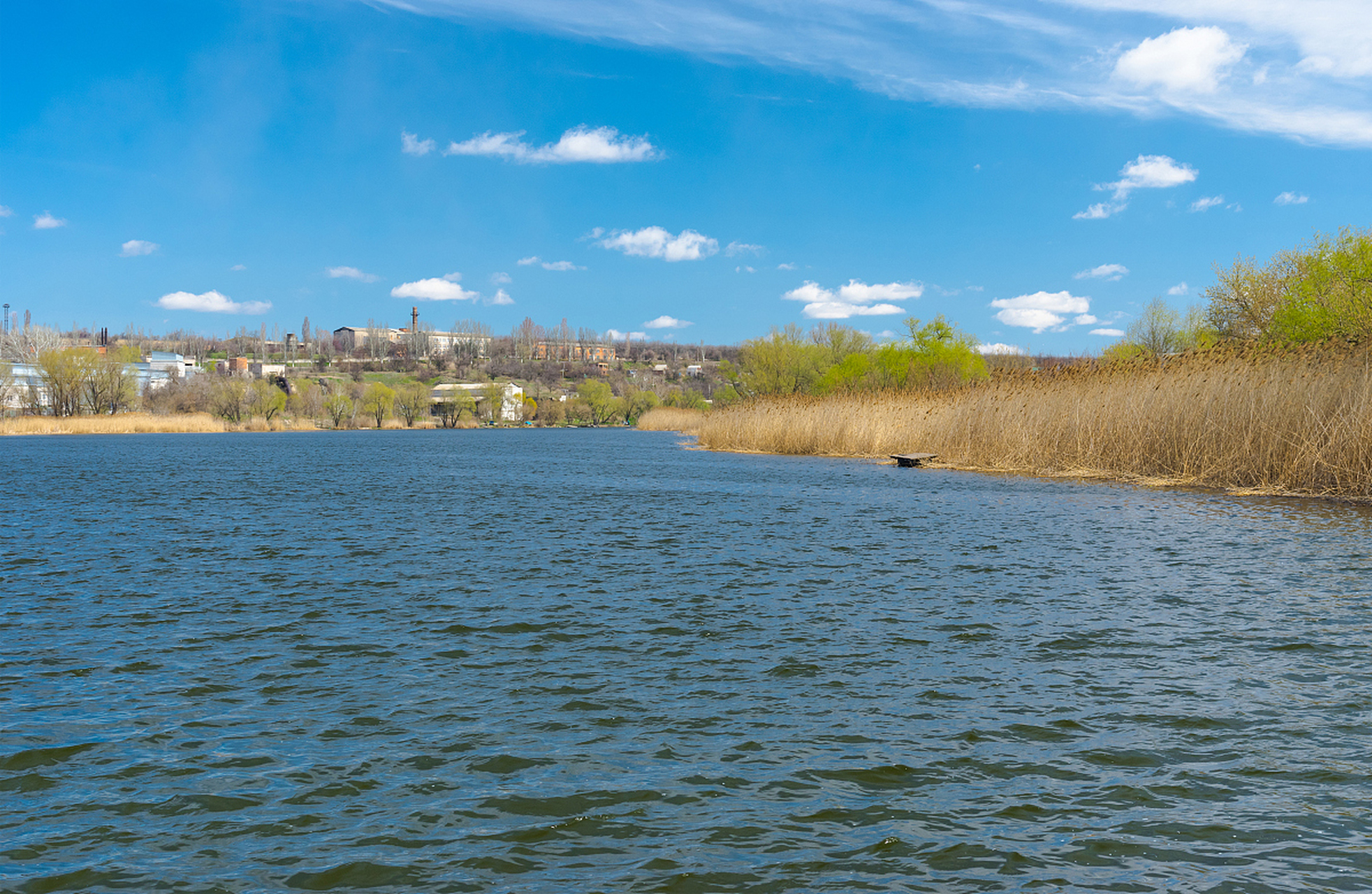 黑龙江泰湖国家湿地公园位于齐齐哈尔市泰来县东郊,是一个4a级旅游