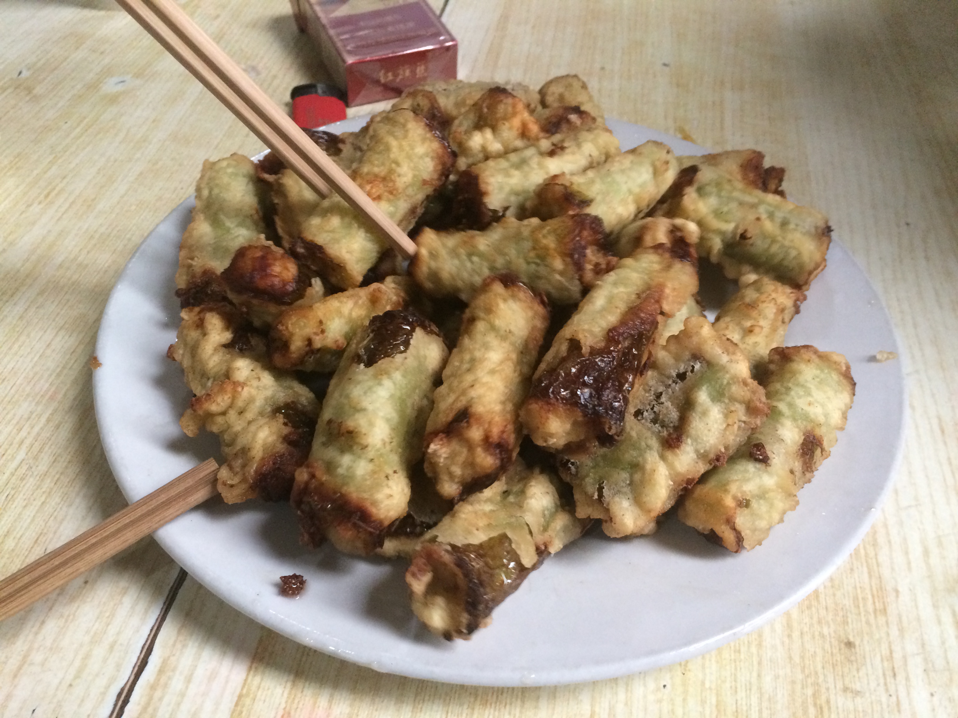 农村饭馆特色菜黑腐竹,炒猪血,青椒裹肉丸,丸子汤,味美价不贵