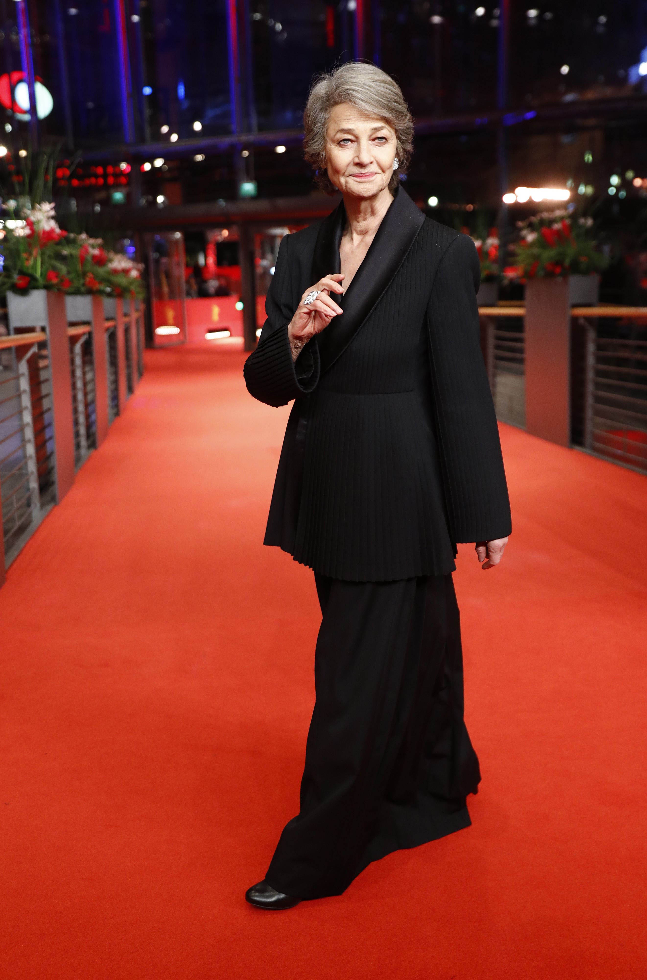 英国演员夏洛特·兰普林获得第69届柏林电影节终身成就奖(8)