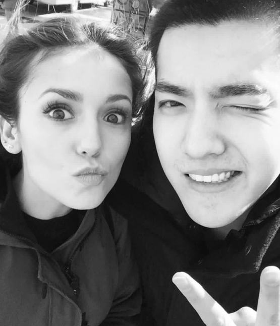 吴亦凡与女明星合照,你们觉得谁更适合他,网友:凡凡更适合我