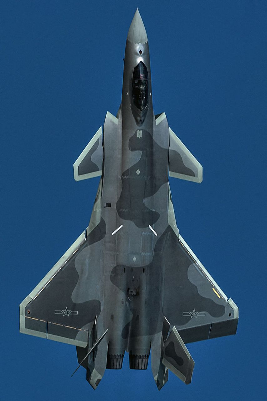 又传来f35出事故的消息,日本f35飞行员连滚带爬慌张下飞机,连梯子都不