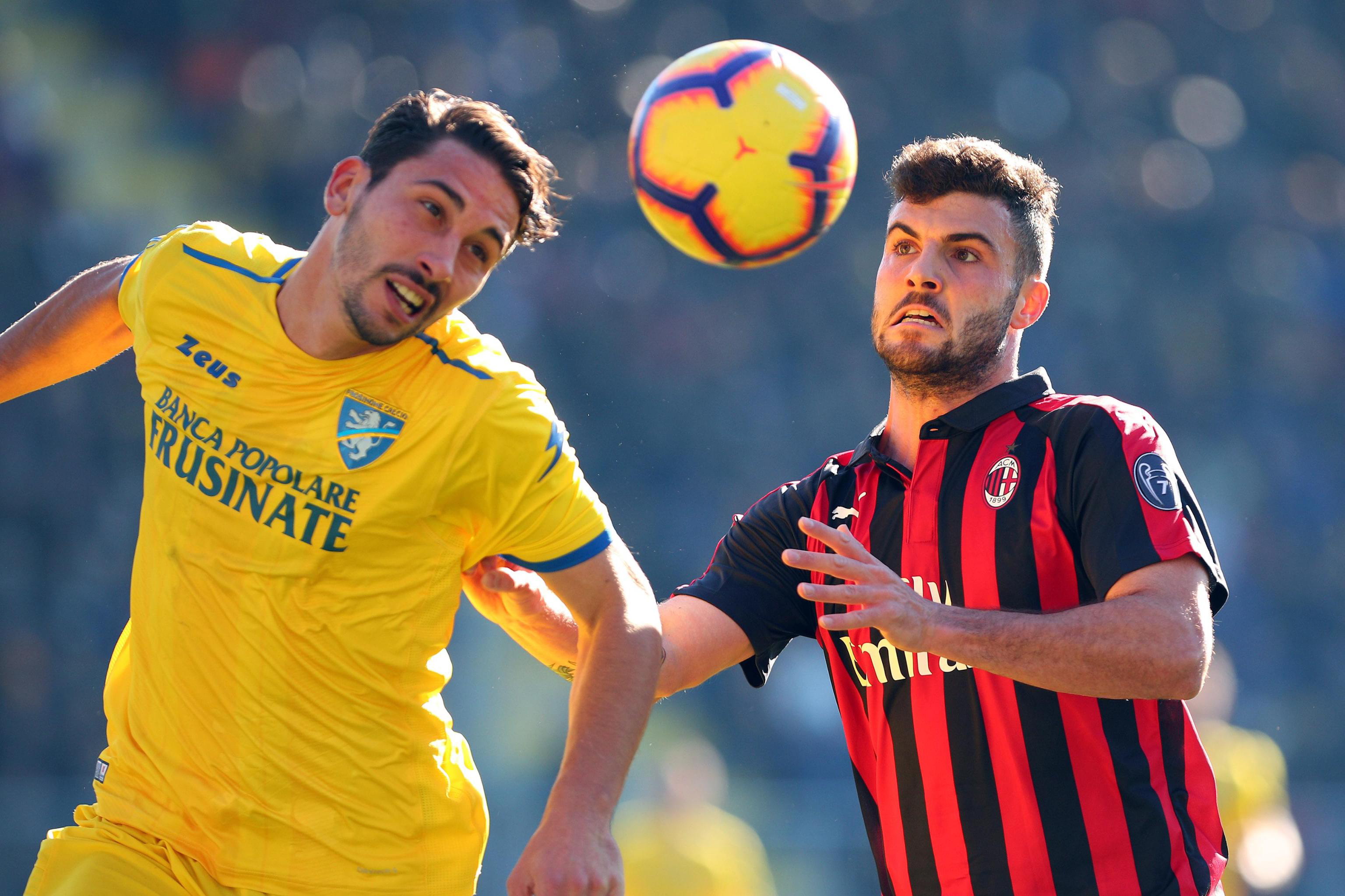 足球——意甲联赛:ac米兰战平弗罗西诺内