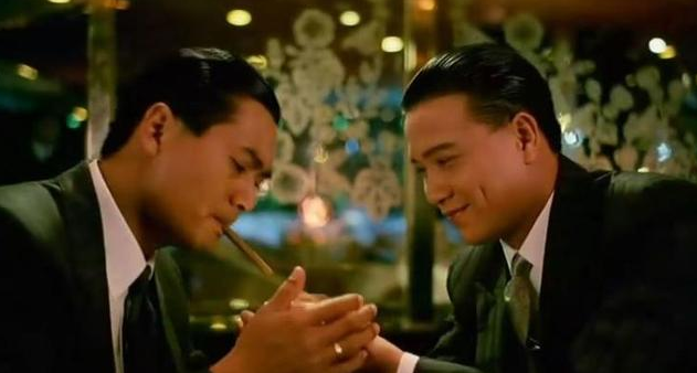 香港大哥大,地位比肩周润发,一手提拔周星驰,现疾病缠身认不出