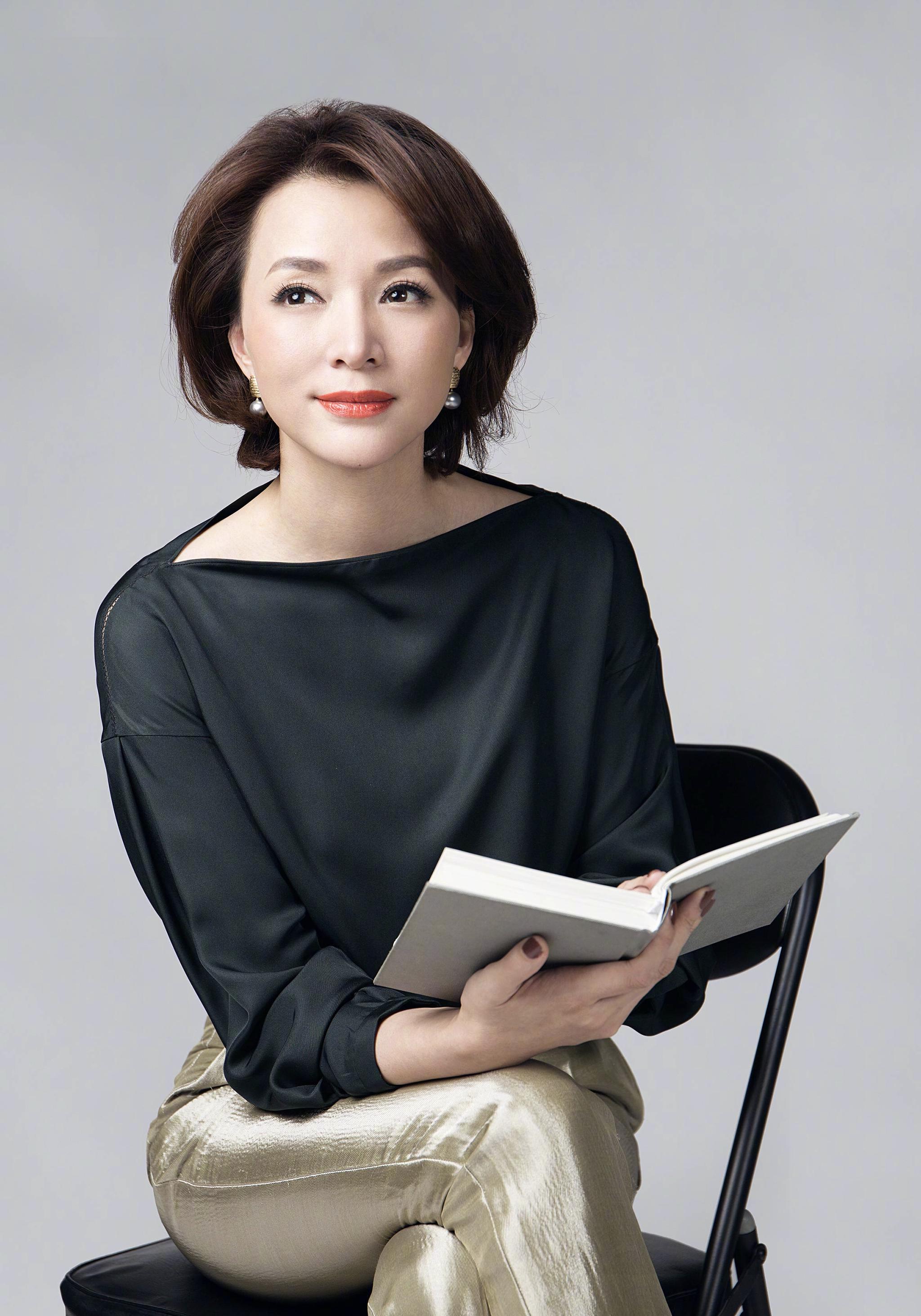 央视最漂亮的八位女主持,董卿只能垫底,她因身材太好被领导批评