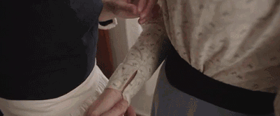 刚开始,两人总是在试探的边缘徘徊.