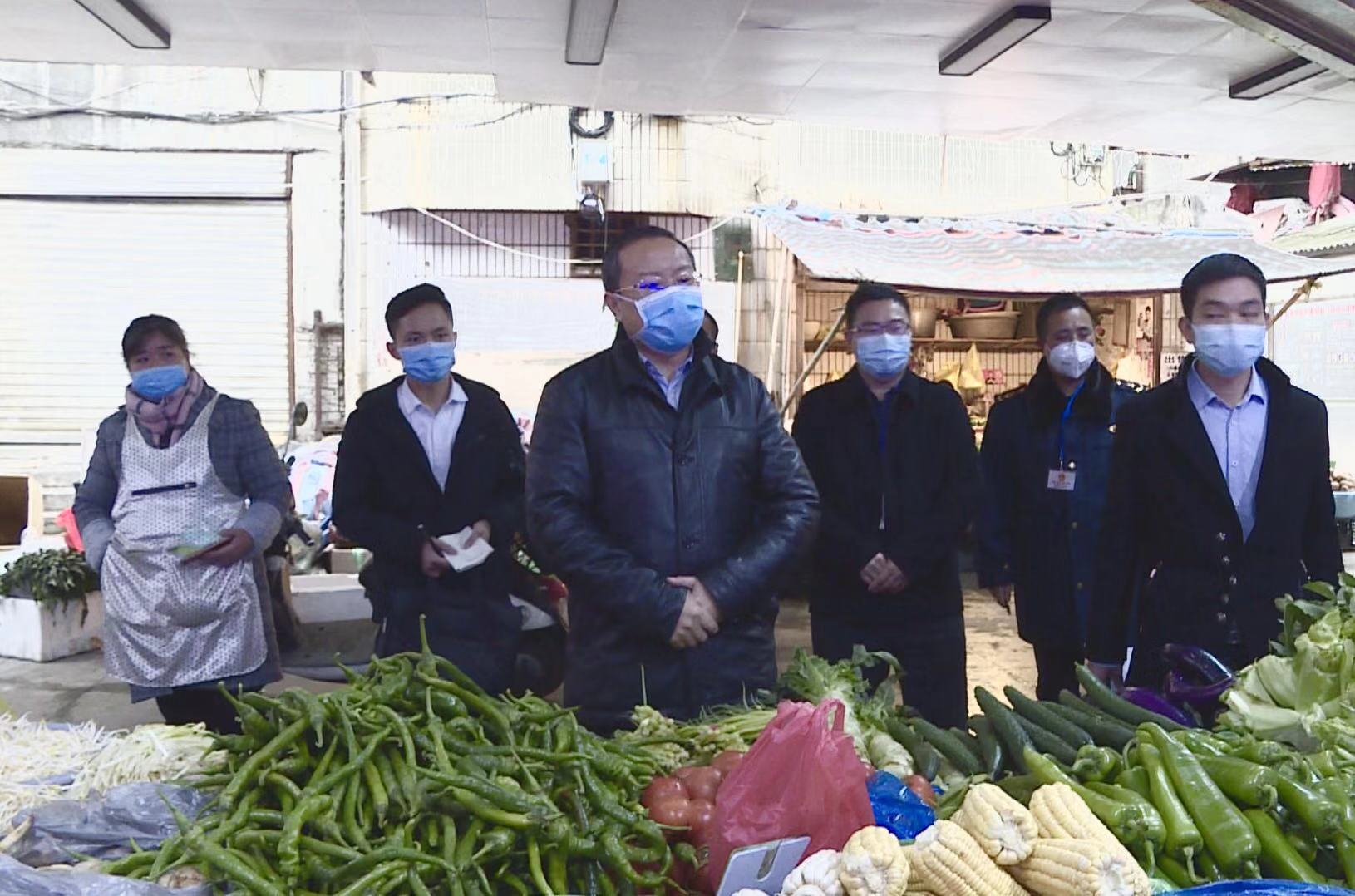 潘发勇暗访督导城区新型冠状病毒感染的肺炎疫情防控工作