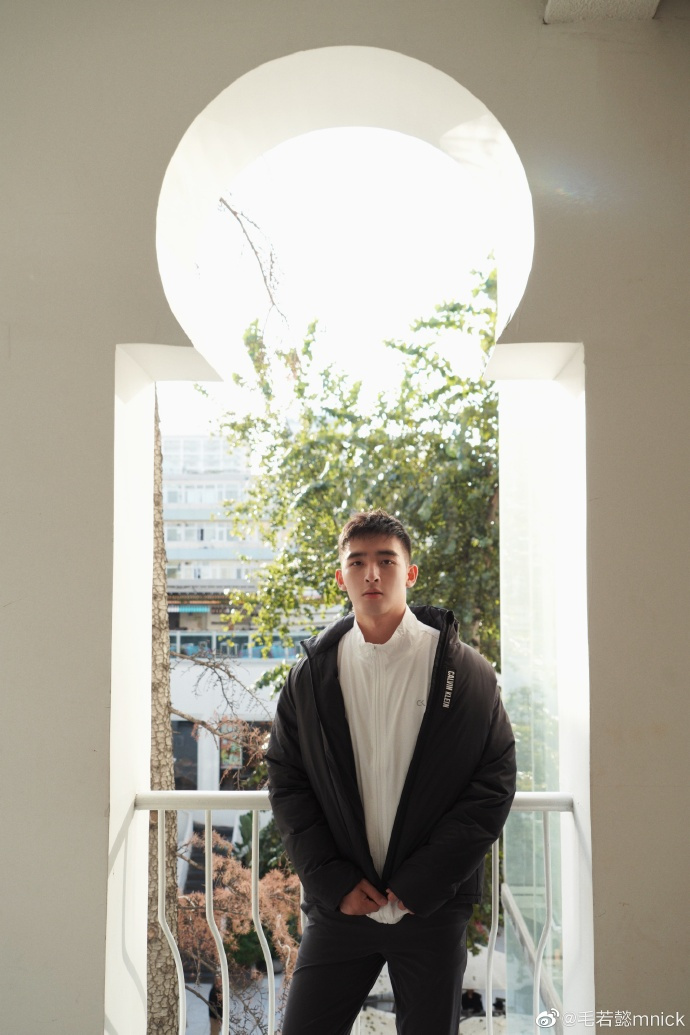 在家办公是种什么样的体验# #毛若懿 ##健身##励志贴# 运动就是最好