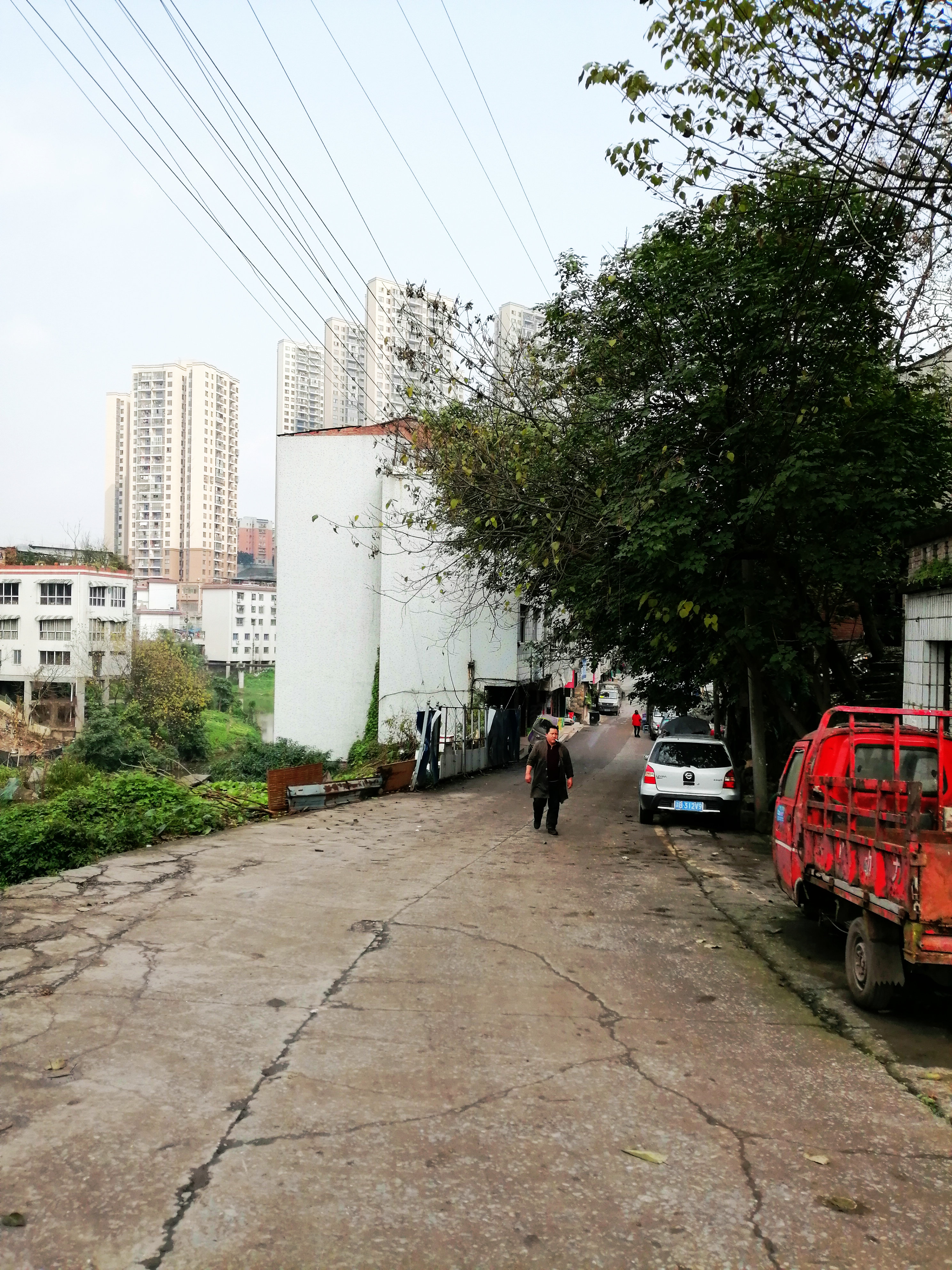 重庆著名小镇唐家沱,离市区很近,离游客很远