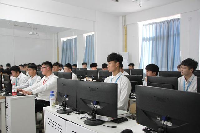 北大青鸟是北大么?学校怎么样? 北大青鸟是北大么?学校怎么样?