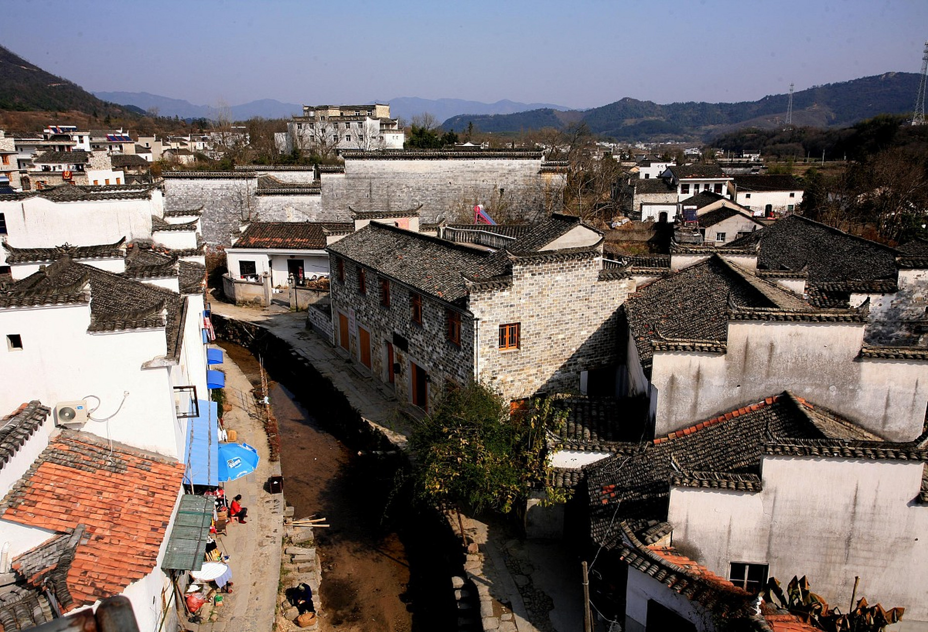 绩溪等你来,感受安徽东南的古韵!漫游古城,探访龙川景区徽杭奇径.