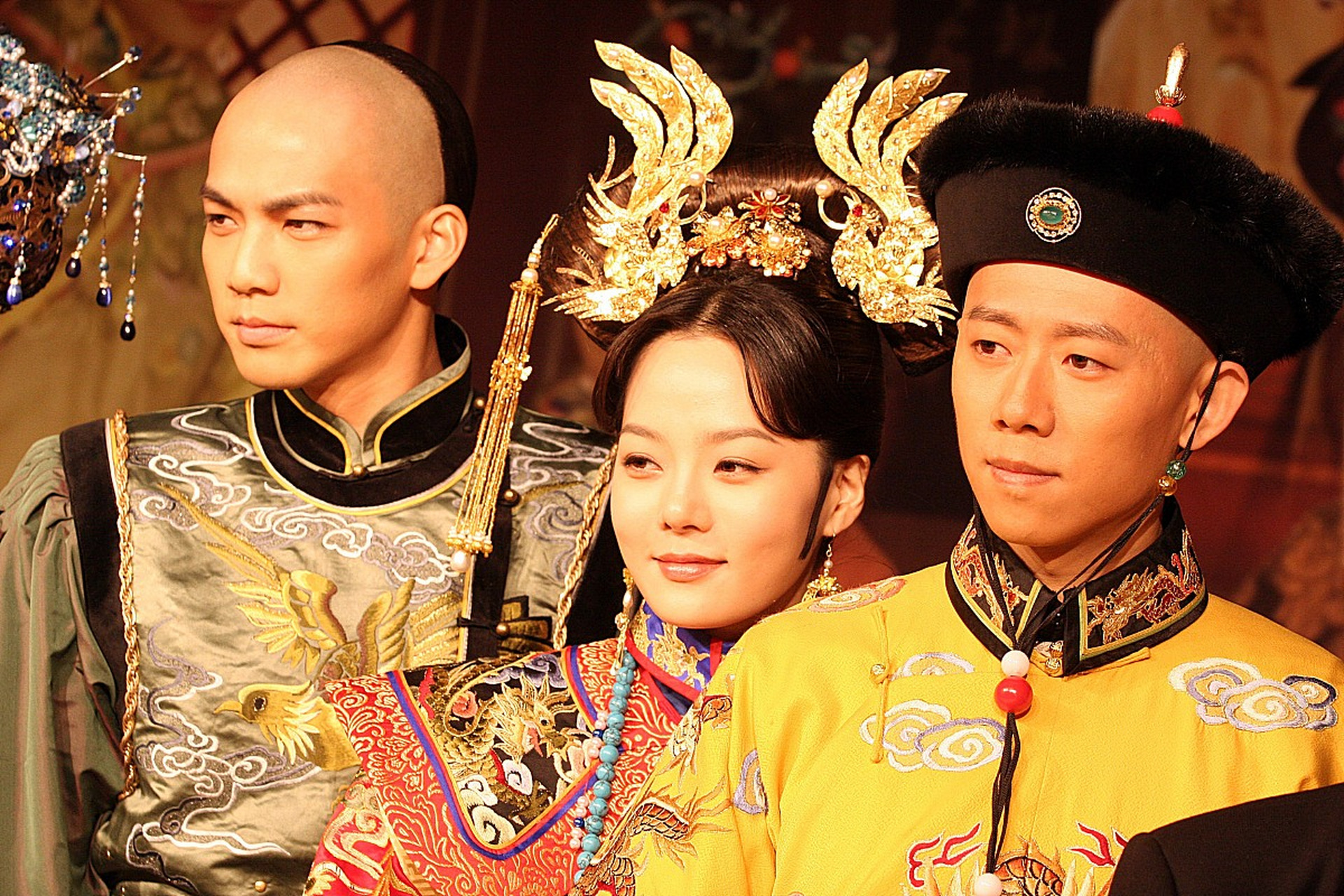 一日,嘉庆皇帝刚宠幸完东宫的妃子,意犹未尽,又想去宠幸西宫的妃子.