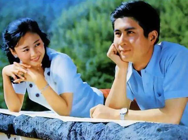 冷眉:一个吻改写中国电影吻戏史,三十岁就退圈,如今怎么样了?