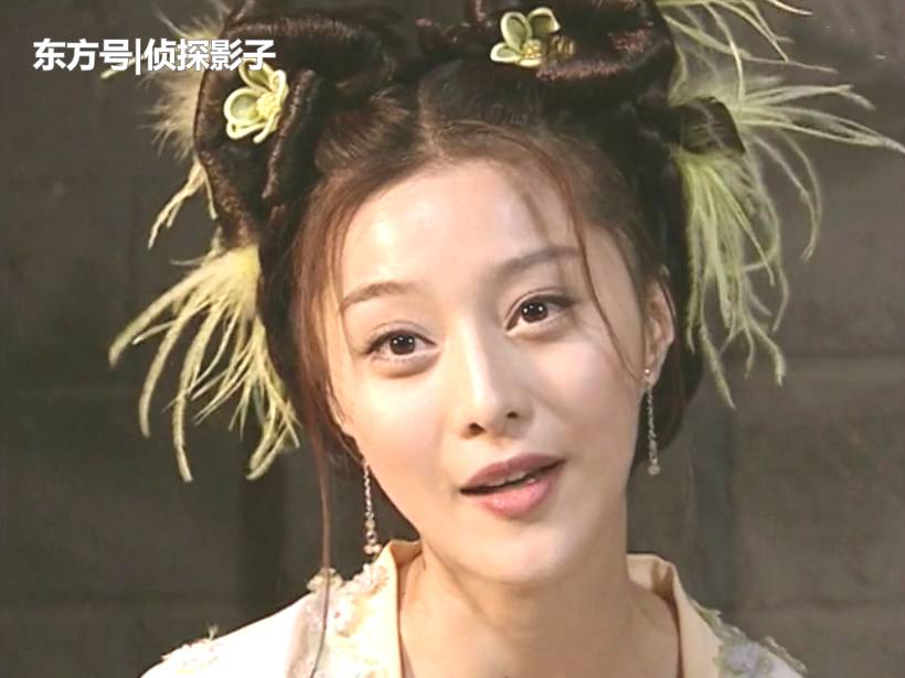 《爱情宝典》中的宋引章,两次以鹅黄羽毛为发饰,哪个造型最美?