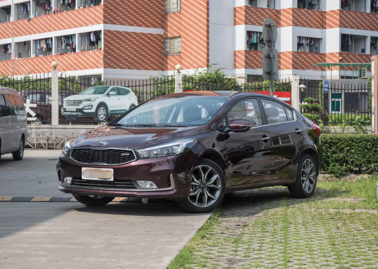 在汽车行业起亚都是属于大牌之列的,尤其新推出的k3,新款k3是升级换代