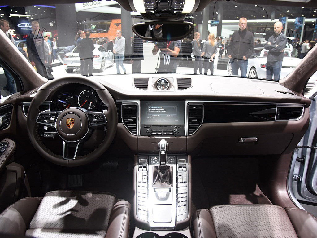 全新保时捷macan亮相广州!搭载2.0t,预售55.6万起,声浪更强劲