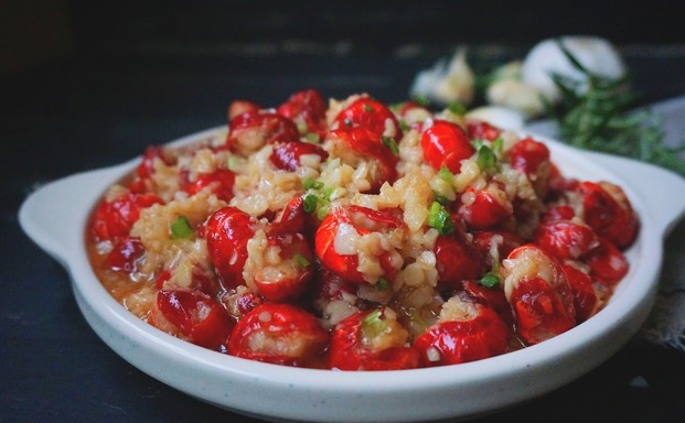 蒜香龙虾尾的家常做法,学会了你就是酒店大厨