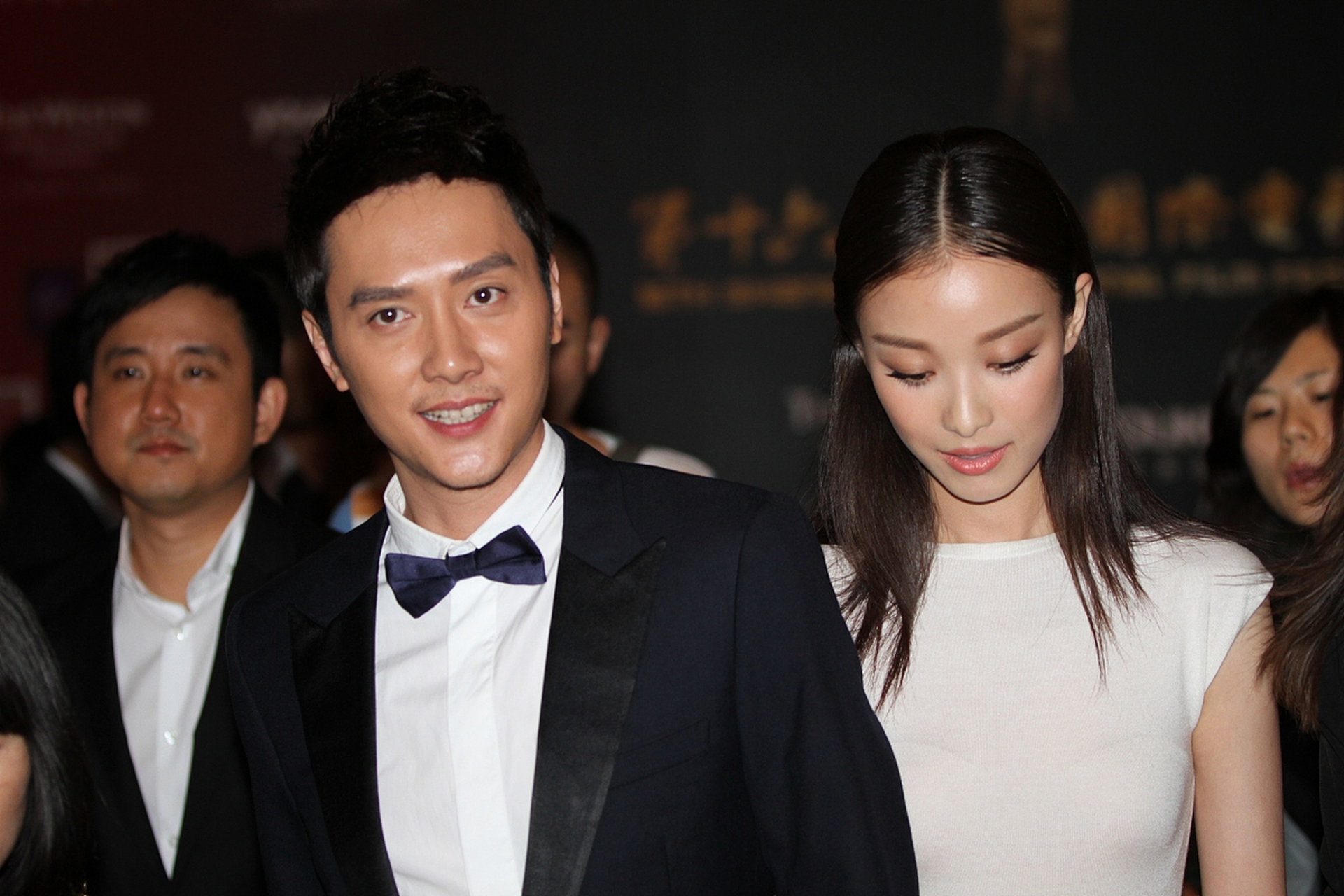 原本觉得倪妮是回了陈坤的家,如此看来,人家倪妮只不过和陈坤把房子买