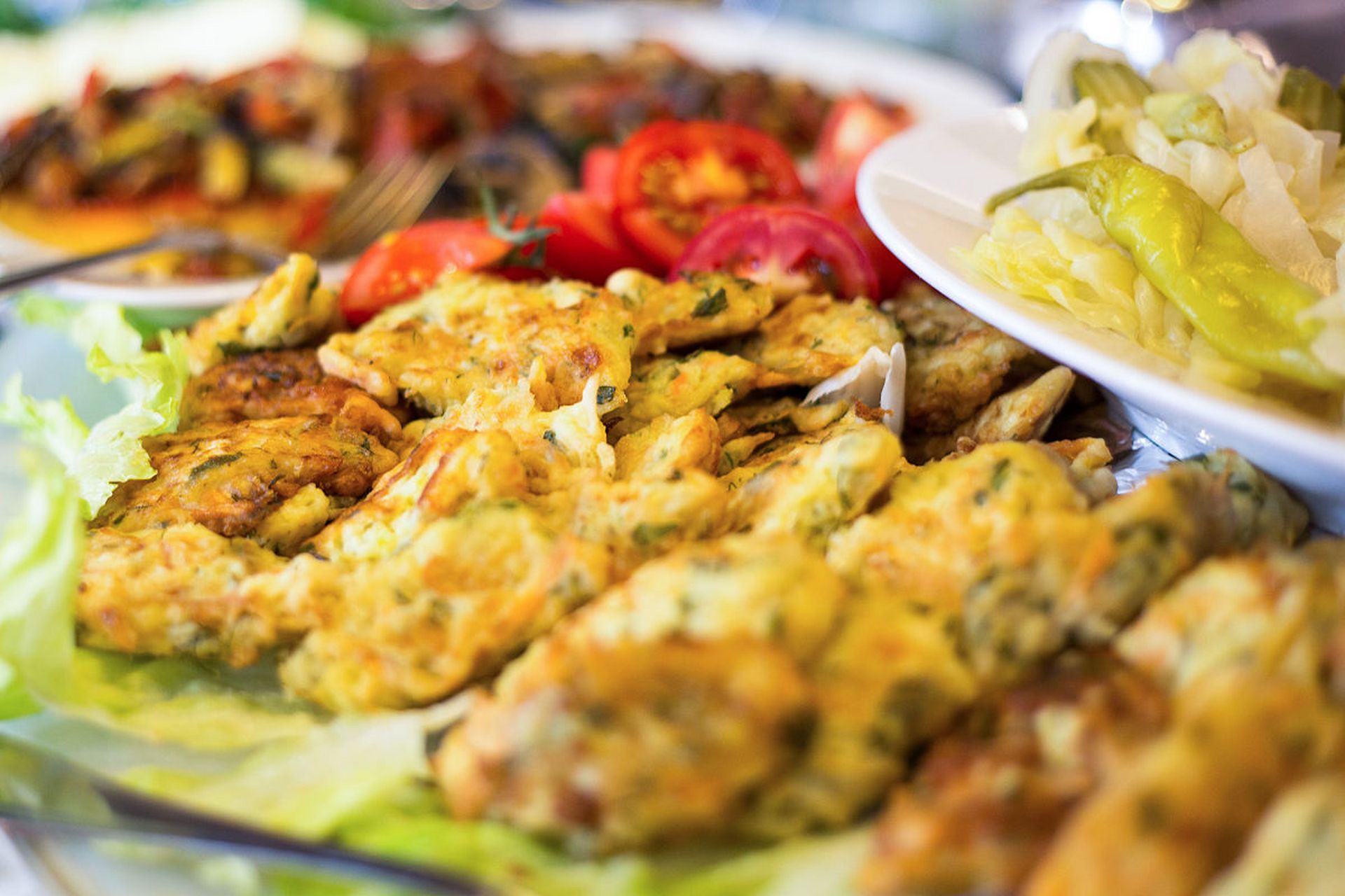 som tum,又称青木瓜沙拉,是泰国街头美食中的一种,以其清爽口感和独特