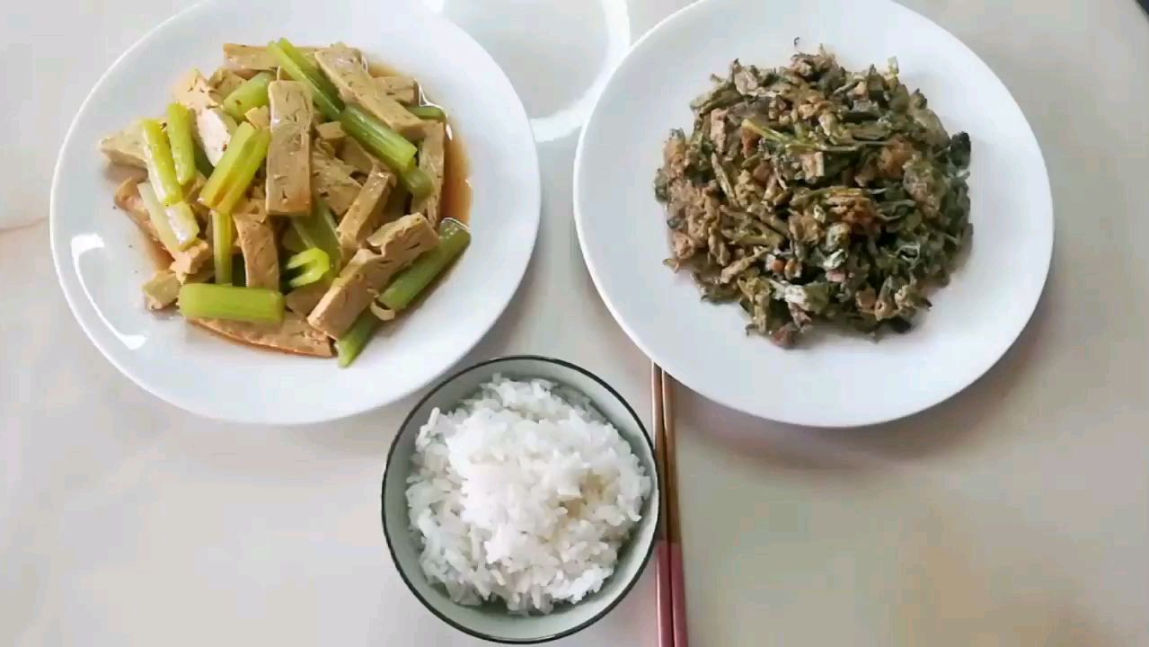 春季一定要吃的香椿炒鸡蛋 做法简单 香椿味道浓郁 真的特别好吃