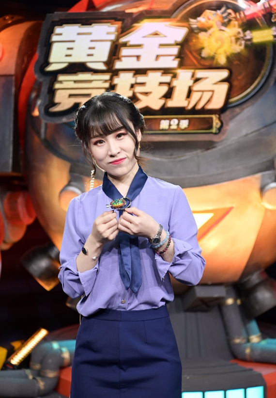 《炉石传说》黄金竞技场,会长选牌公开,使用德贼猎狙击啦啦啦!