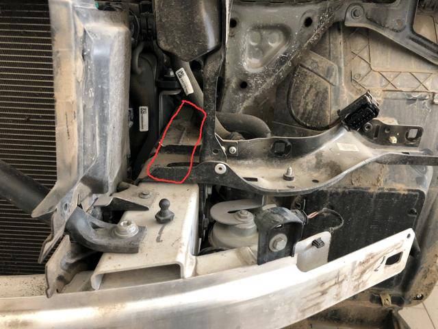 宝马修理工眼中的宝马五系,这次拆个前保险杠