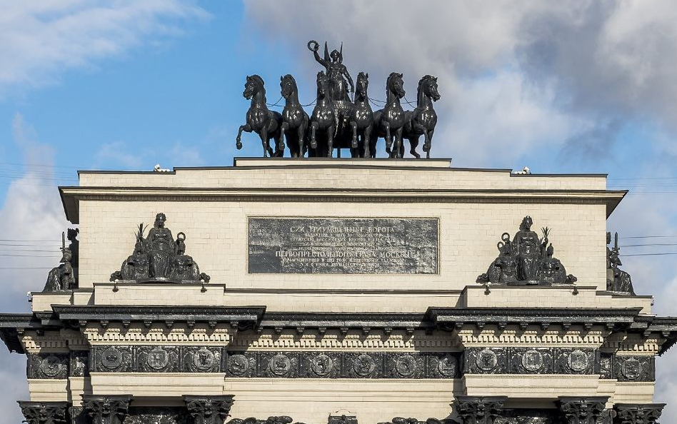 象征和平与胜利的建筑凯旋门,拥有着极致的景色,非常值得参观