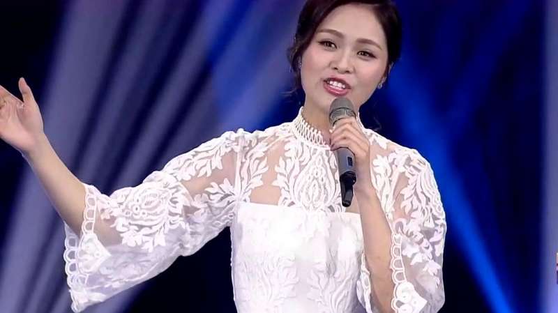龚爽传唱《鸽子花》,旋律优美亲切,岁月金曲太好听了!,音乐,流行音乐,好看视频