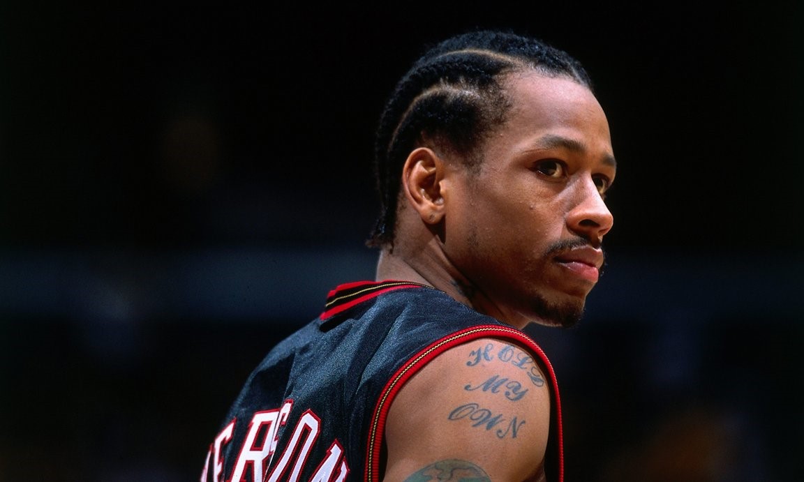 速度快到不可思议,大幅度变向轻松过人,艾弗森这样成为"答案"